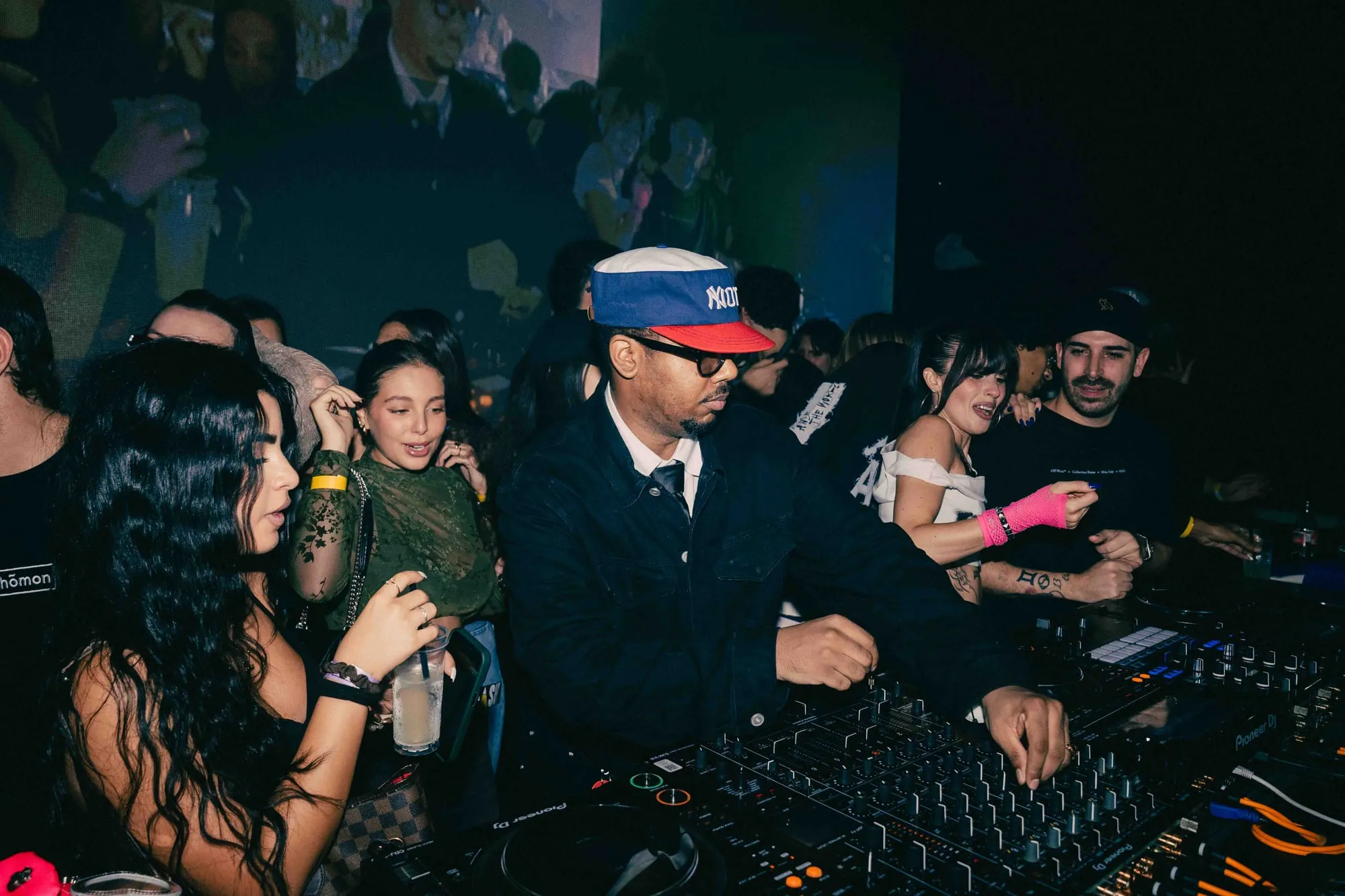 SAB 17.10 SMASH W/ ANTIDOTO & YUNG PIPS — foto 111
